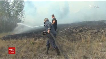 На Черкащині другу добу палають торфовища