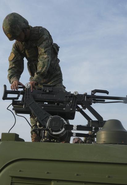 Китайська армія розглядає технологію боротьби з дронами під час війни України з РФ