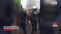 Масштабна блокада ПП і розсипане на асфальт зерно: як ситуацію коментують по різні боки кордону