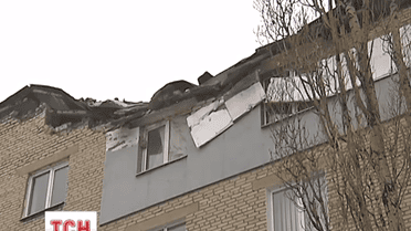 Щастя потрапило під сильний обстріл бойовиків, зруйновані будинки