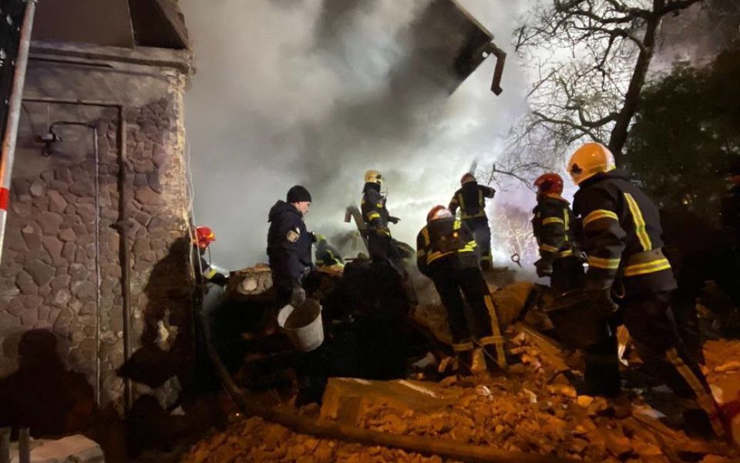 На місці вибуху будинку у Львові / © МВС України у Telegram