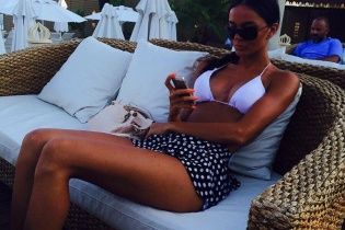 Спокуслива турецька модель заявила про стосунки з Роналду