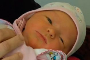 Крихітна Даринка потребує невідкладної допомоги