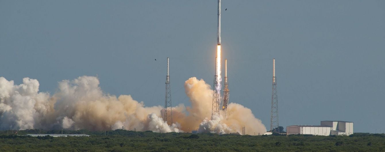 Спроба номер п'ять. Як SpaceX саджала ракету Falcon 9 на платформу в океані