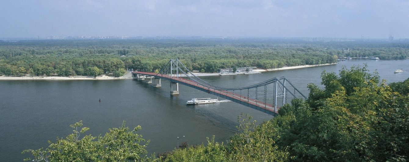 Поплічник Януковича будує на Трухановому острові точну копію "хонки"