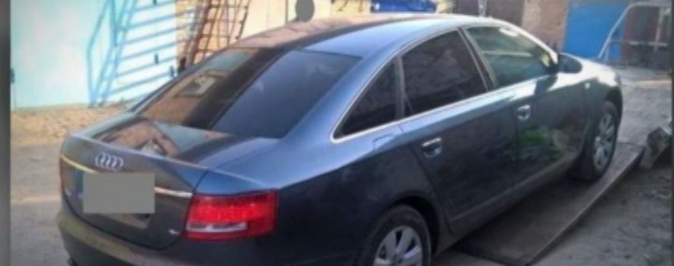 Власник гаража, у якому знайшли авто львів'янина, не може забрати ключі від споруди в орендарів