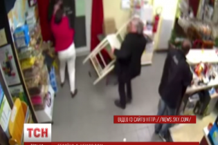 У Франції мати немовляти врятувала відвідувачів бару від нападника із пістолетом