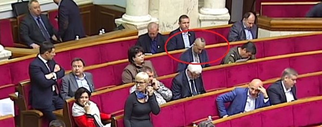 "Козак" Гаврилюк вперше прийшов до Ради без камуфляжу
