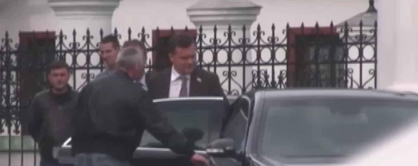 Гості на VIP-іномарках та агресивні козаки. Подробиці святкування ювілею намісника Лаври Павла