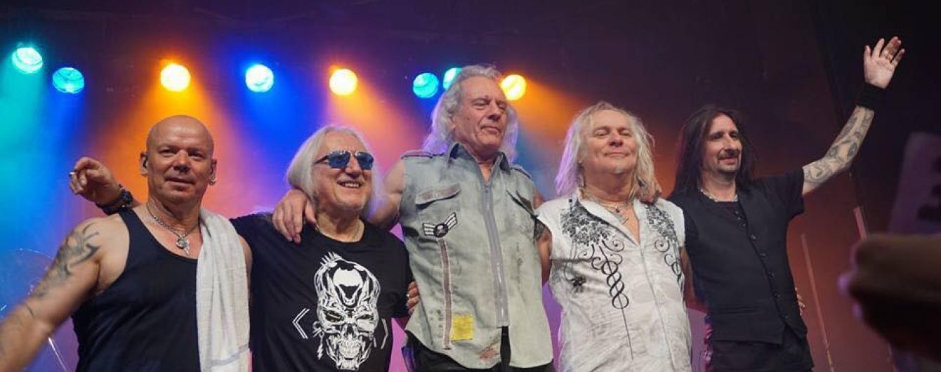 Рокери Uriah Heep "розпіарили" у соцмережі туалет потяга Одеса-Харків
