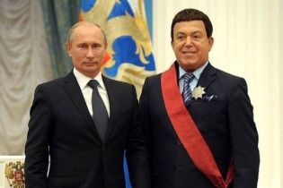 Дослужився: Путін нагородив Кобзона почесним званням "за особливі трудові заслуги"