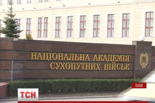 У Львові кинули за ґрати викладача, який просто на занятті відбив курсанту селезінку