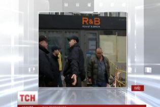 Мешканці центру Києва перекрили дорогу через відсутність гарячої води
