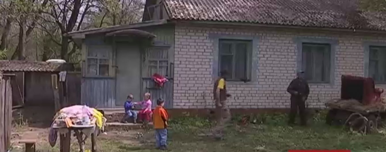 Українці скинулись на новий будинок для маленького рятівника з Чернігівщини