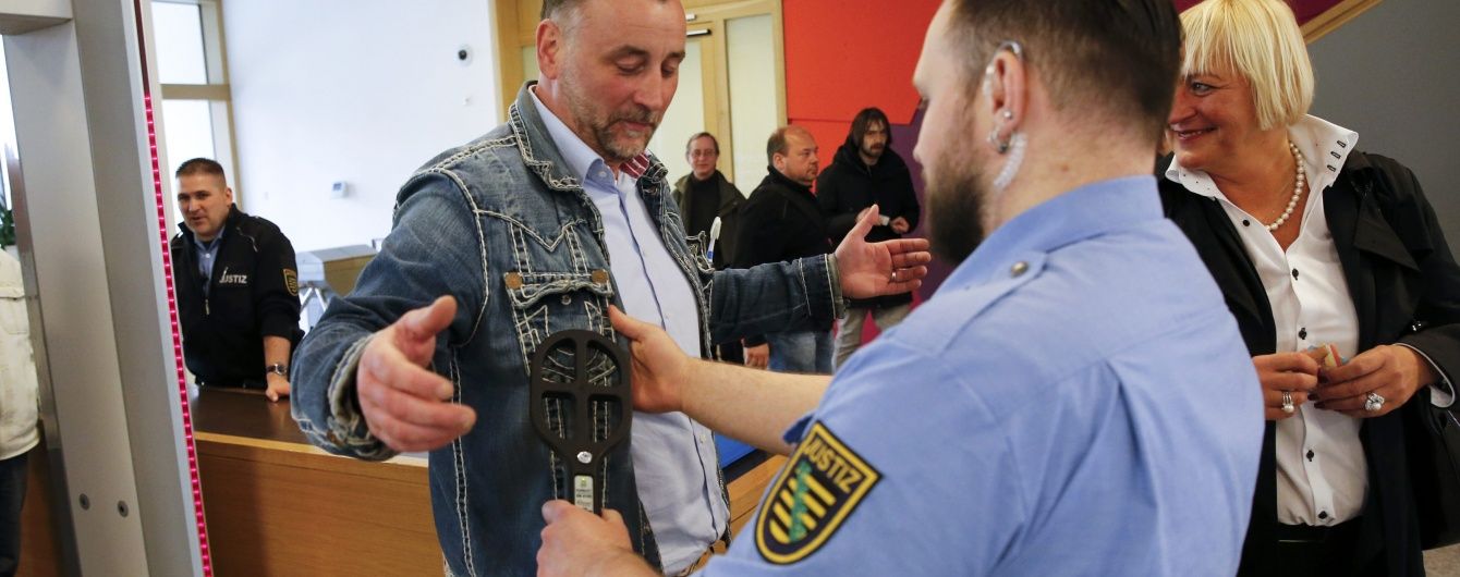 Німецького політика зобов'язали заплатити штраф за образу мігрантів у соцмережі