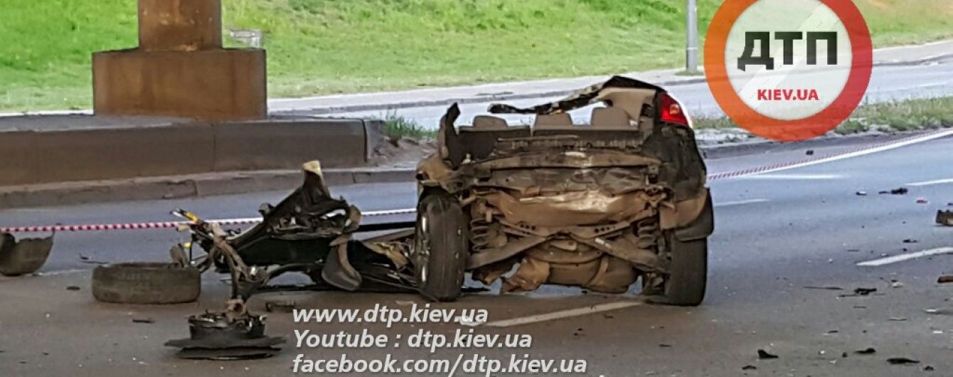 Жахлива ДТП із гонщиками в Києві та мораторій на виплату "боргу Януковича. 5 головних новин дня
