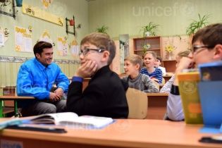 На Донбасі 300 тисяч дітей не можуть навчатися через зруйновані школи - ЮНІСЕФ