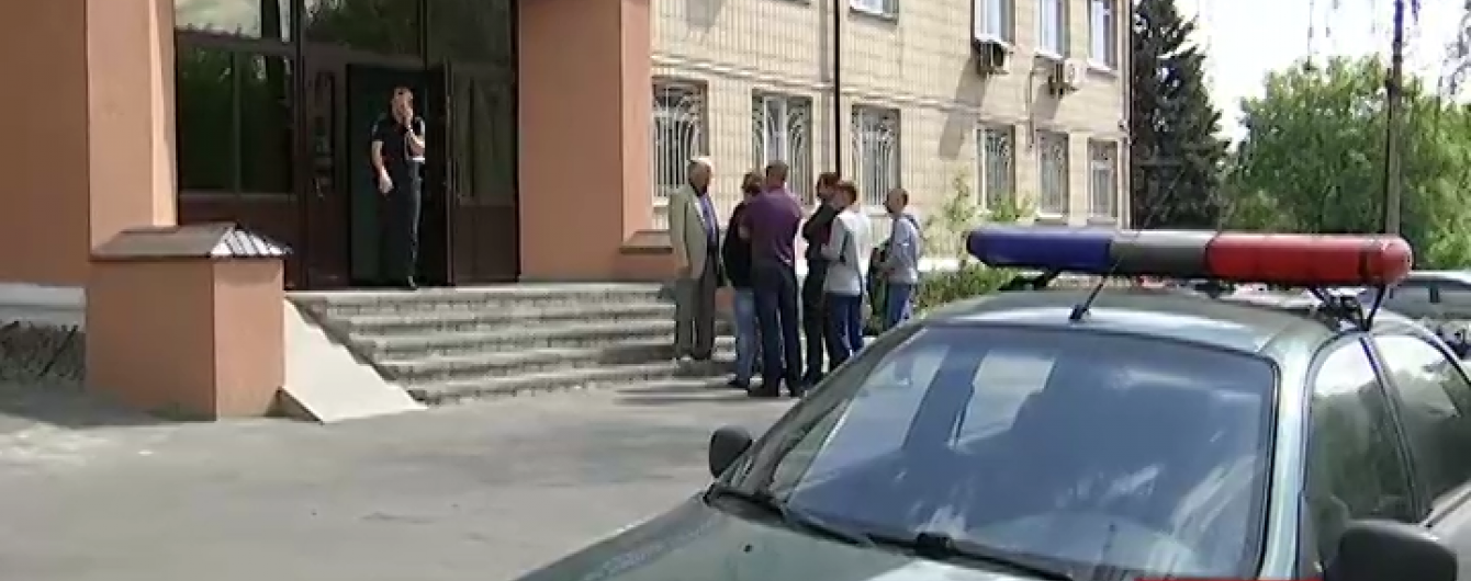 Правоохоронців підозрюють у жорстокому зґвалтуванні жінки, під час котрого вона померла