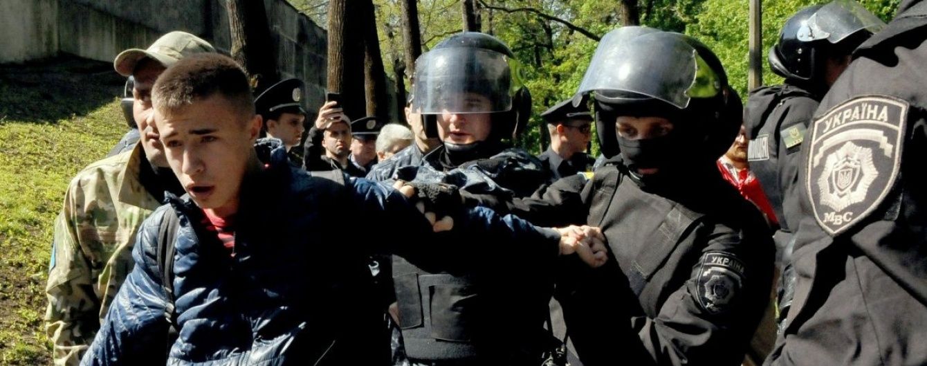 У Нацполіції порахували всіх затриманих порушників у День Перемоги