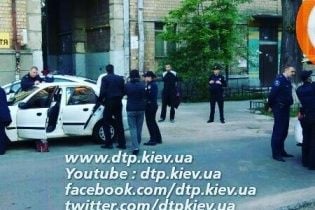 У Києві затримали чоловіка, який за ранок пограбував 12 автомобілів