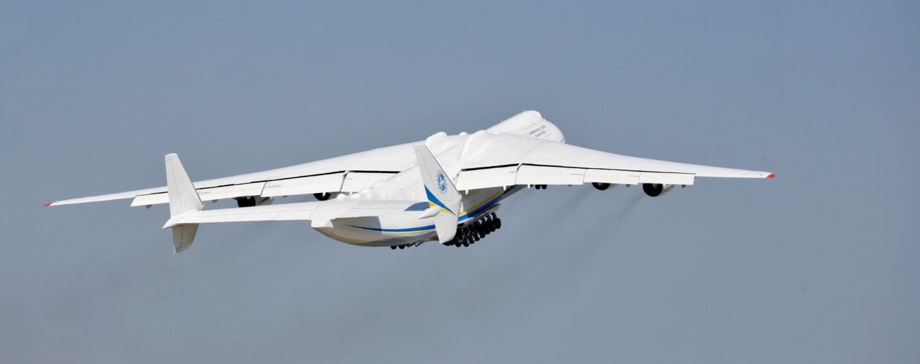 На що здатен найбільший у світі транспортний літак АН225. Інфографіка