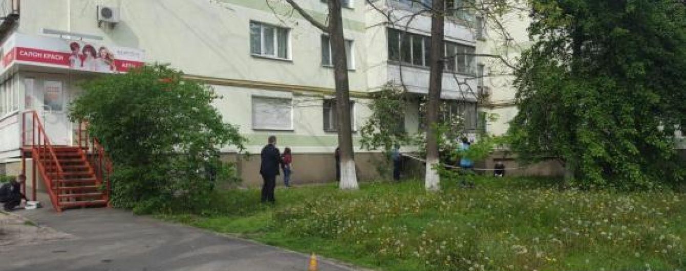 У Києві з вікна викинувся журналіст - ЗМІ