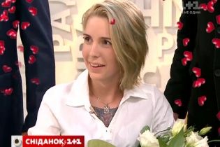 Коханий відомої волонтерки освідчився їй у прямому ефірі