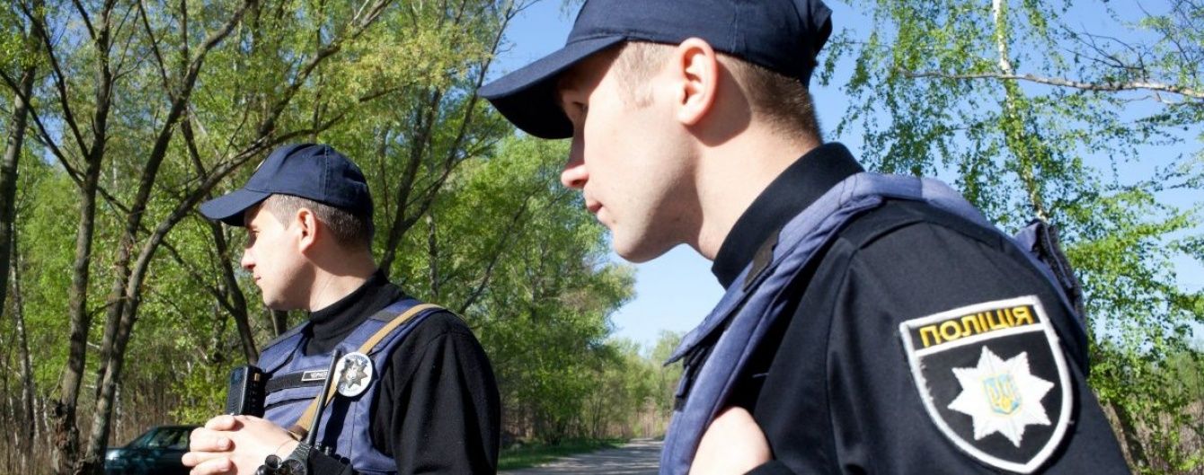 Біля столичного супермаркету зарізали 24-річного хлопця