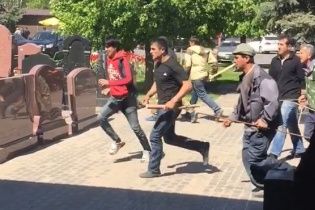 На московському цвинтарі відбулася масова бійка зі стріляниною: є жертви