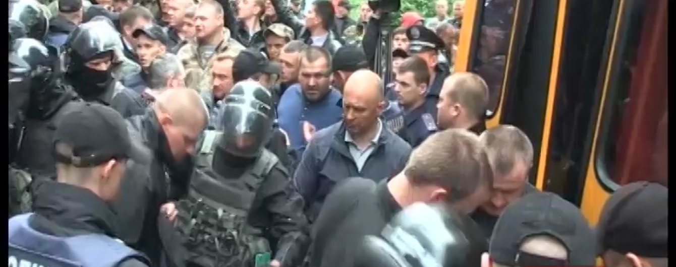Після бійки з АТОвцями у "Чорної сотні" вилучили смертоносну зброю