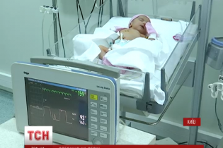Журналісти видали збірку віршів, щоб заробити кошти для Центру дитячої кардіології