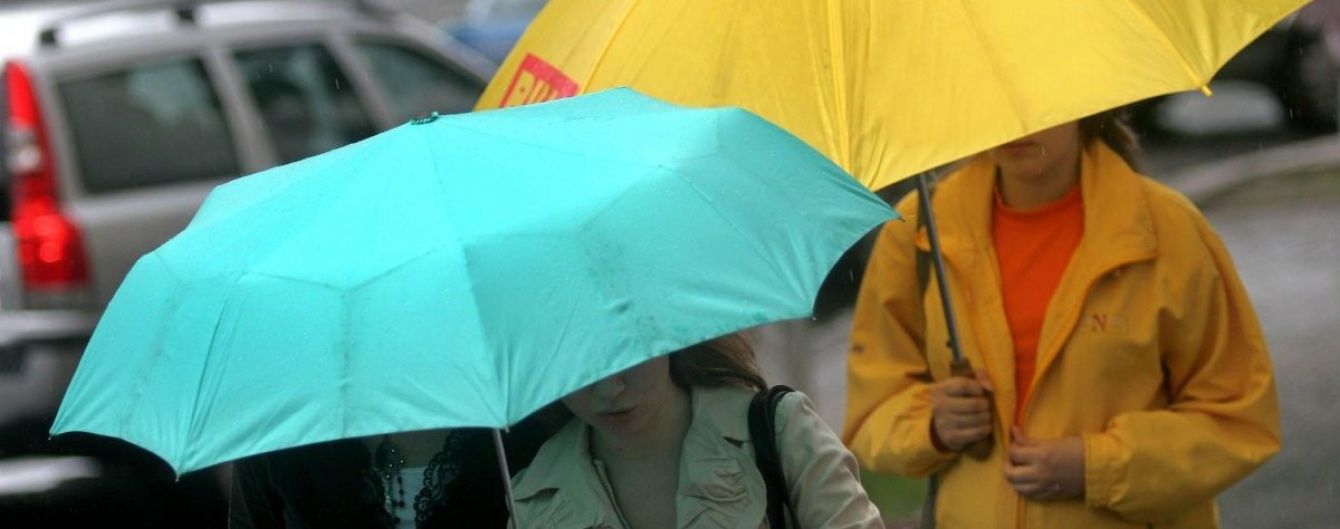Південь України заливатимуть потужні зливи