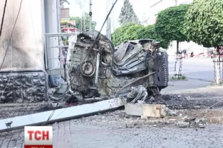 У жахливій аварії на Львівщині згоріли заблоковані в авто люди