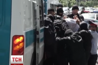 У Казахстані правоохоронці розгромили мітинги опозиції