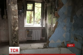 Мешканці понівеченої вибухом газу одеської хрущовки обурені відсутністю ремонту після аварії