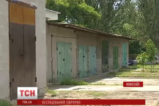 У Миколаєві чоловік знайшов у своєму гаражі чужий "Lexus"