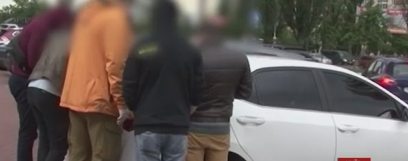 Київські правоохоронці викрили шахрайську схему з обміном валюти