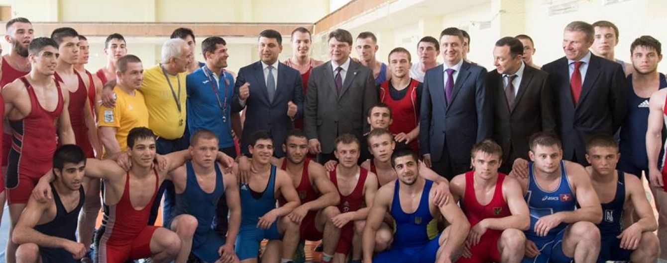 Гройсман пообіцяв українським спортсменам "зробити все" для підготовки до Олімпіади