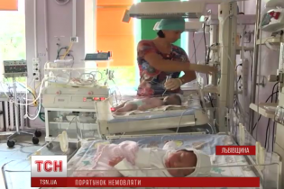 На Львівщині собака знайшов коло сільського клубу покинуте немовля