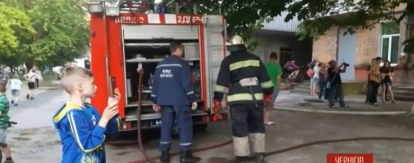 У Чернігові під час пожежі ледь не загинула дитина