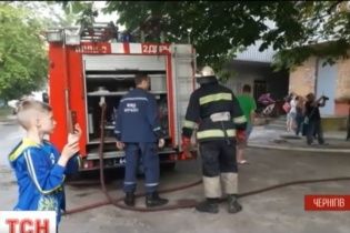 У Чернігові під час пожежі ледь не загинула дитина