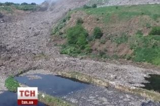 ТСН вдалося відзняти з повітря масштаби екологічної загрози під Львовом