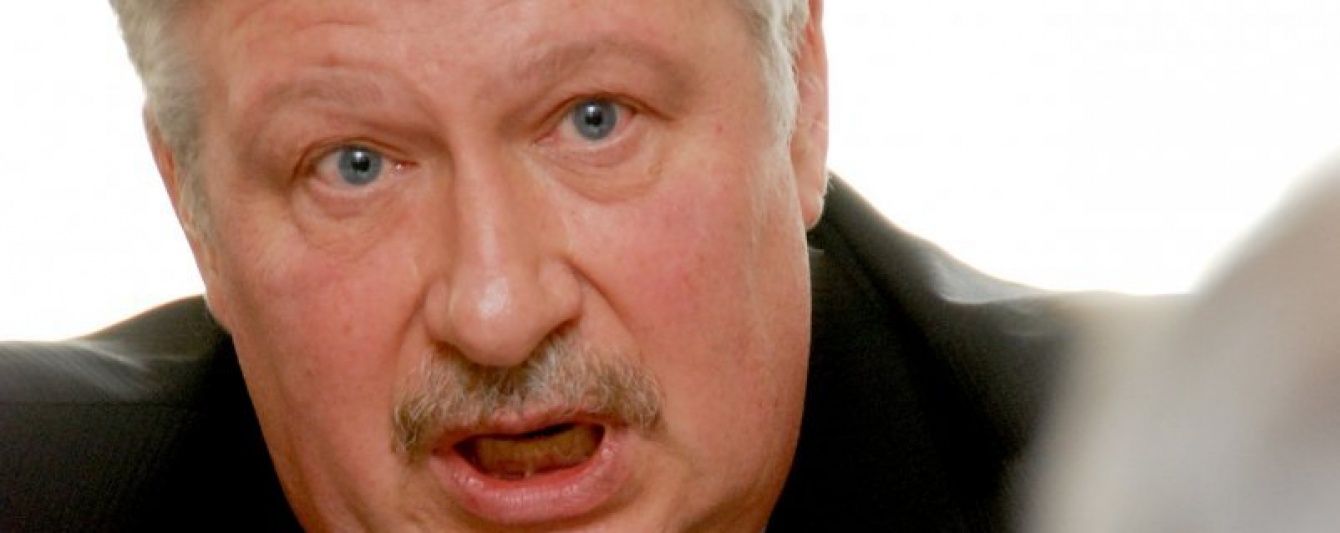 Порошенко звільнив посла у Словаччині через контрабанду сигарет