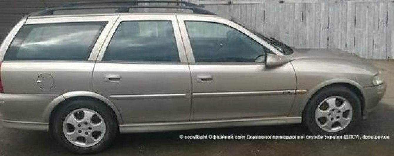 Українець "попав" на 500 тисяч штрафу через невдале оформлення старенького Opel з Литви