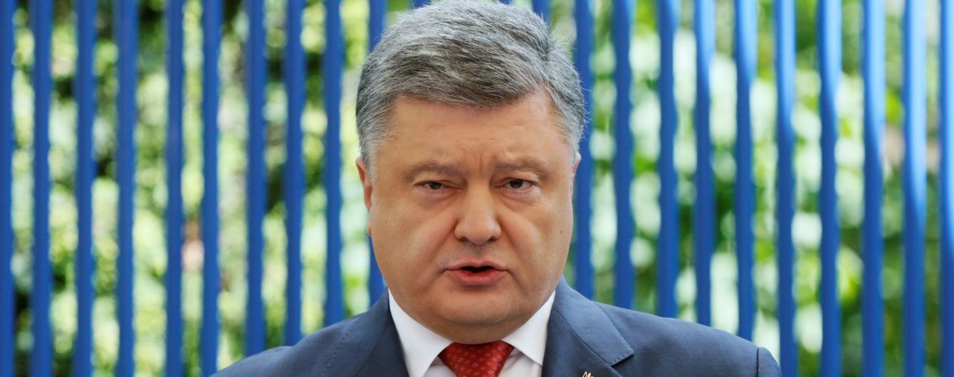 Порошенко доручив помізкувати над персональними санкціями для ворогів преси в Криму