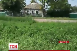 Протитанкова ракета бойовиків упала біля мирних хат у Новотроїцькому