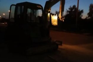 В окупованій Євпаторії пляж заливають асфальтом