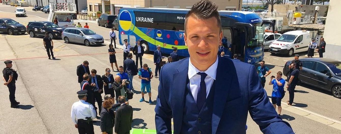 "Діловий" Коноплянка поділився світлинами із Франції
