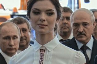 Фейл із прапором України на Євро-2016 і Путін, який безнадійно дивиться на модель. Тренди соцмереж