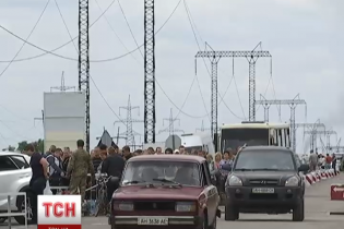 Диверсія в Станиці Луганській: ворог хитрощами підійшов до блокпосту та обстріляв його